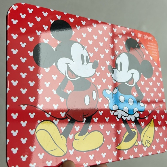 2/$30 BNWT Disney Mickey Minnie Mouse Metal Tin Cork Trivet Hot Plate Wall Decor - Picture 6 of 6
